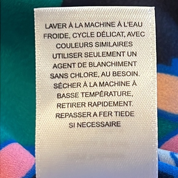 NWT Halogen | Navy Blue Pop Floral Print Tie Neck Flowy Blouse | Size Medium - Picture 7 of 11